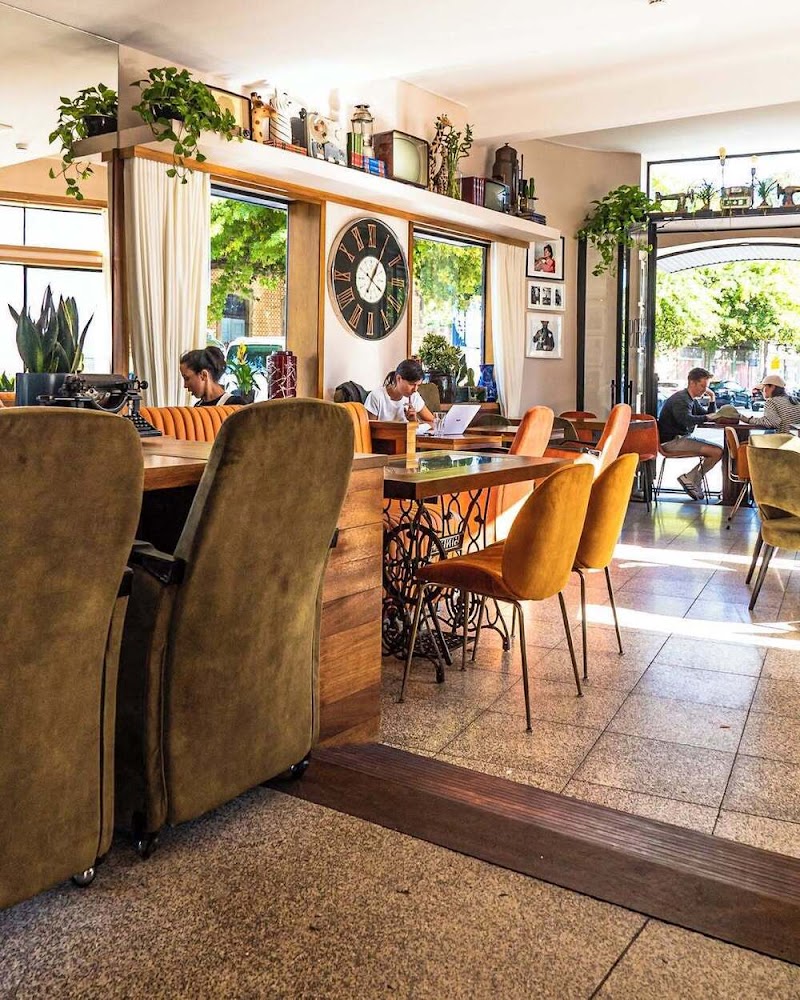 Negra Café Baixa - Restaurant, Coffee, Brunch Porto