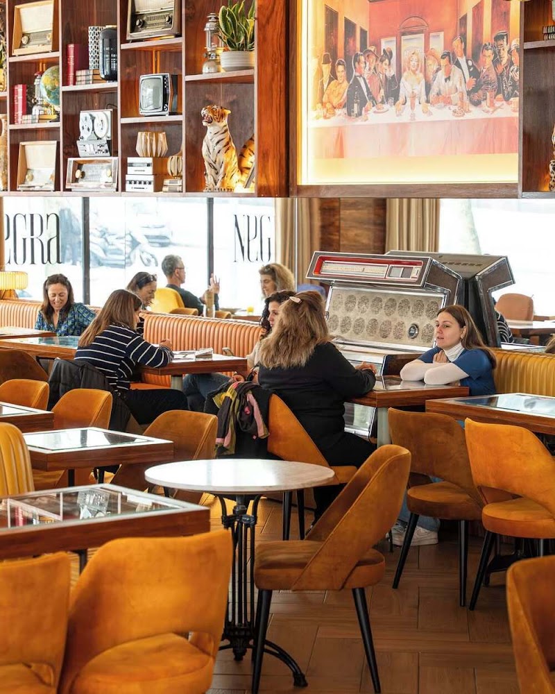 Negra Café Baixa - Restaurant, Coffee, Brunch Porto